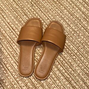 Women's Tan Sandals
